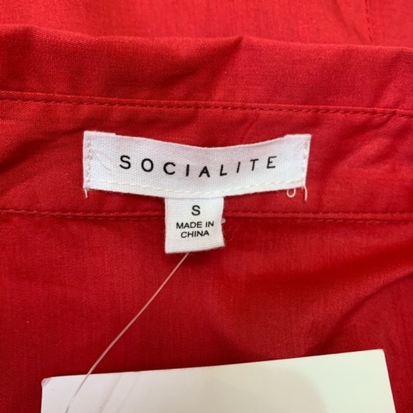 Socialite Ruffle Button Poplin Shirt - Picture 5 of 6